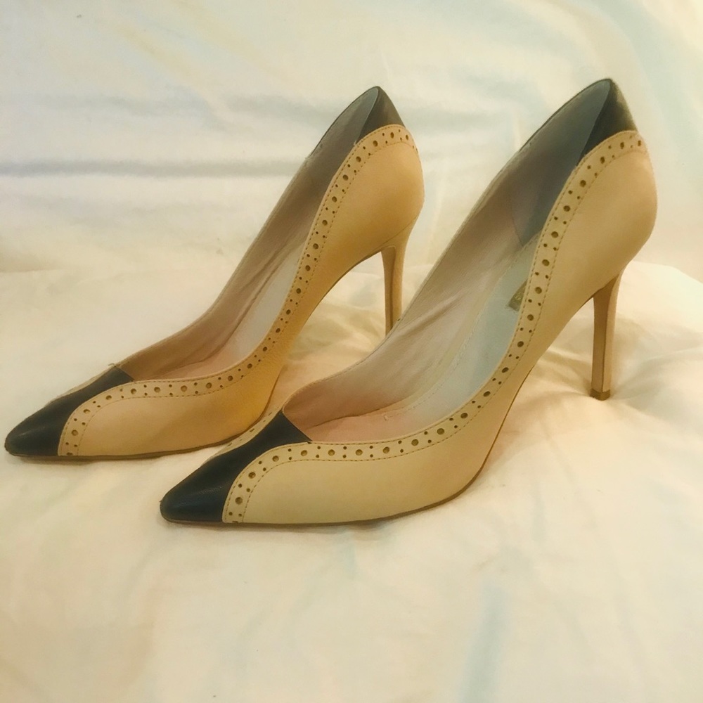 Louies et Cie tan and black pumps; size 39
